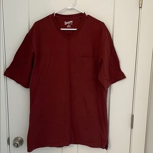 Duluth Trading Co Men's Maroon V-Neck Tee